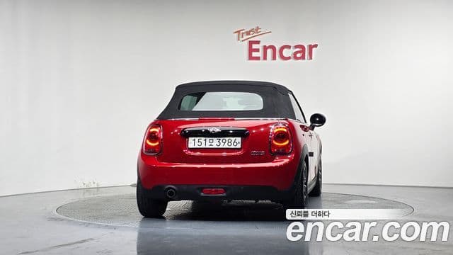 MINI Cooper Convertible 4