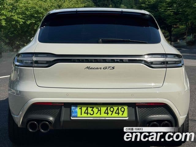 Porsche Macan 3
