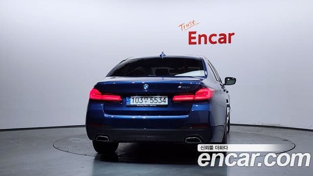 BMW 5 Series (G30) 3