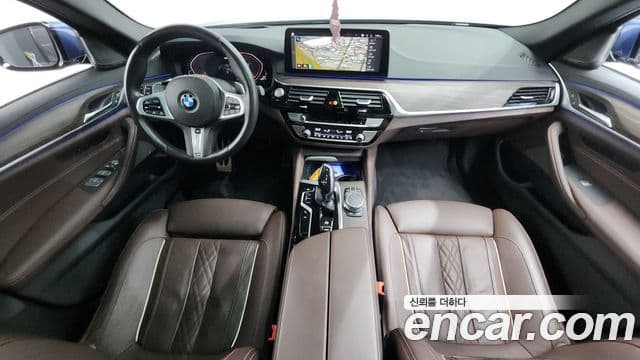 BMW 5 Series (G30) 4