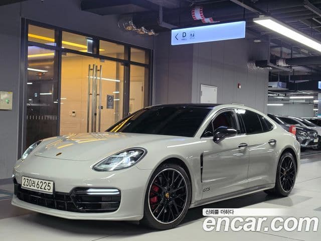 Porsche Panamera (971) 2