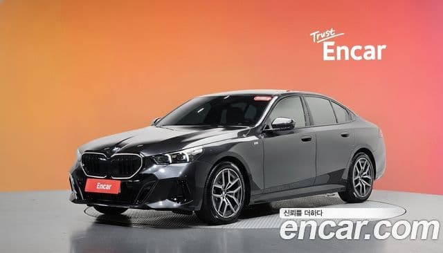BMW 5 Series (G60)