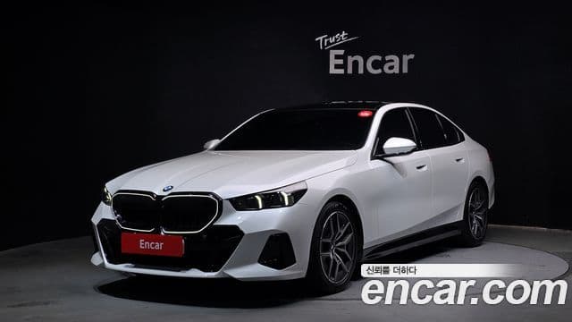 BMW 5 Series (G60)