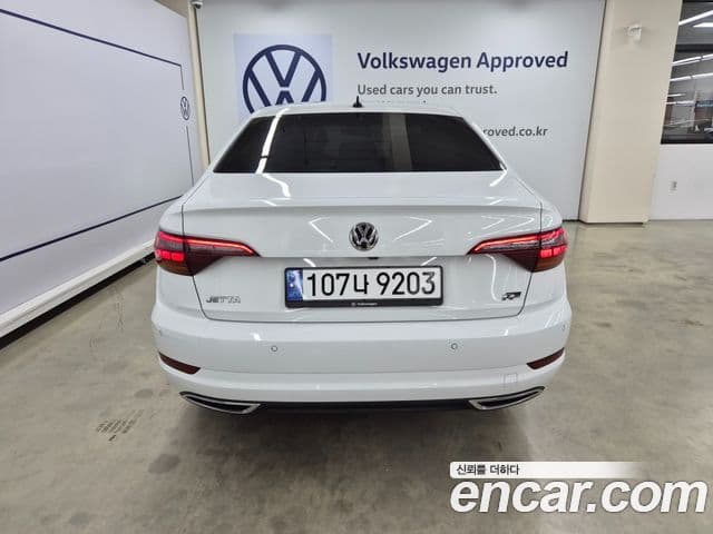 Volkswagen Jetta 7th Gen 4