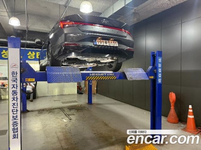 Hyundai Avante (CN7) 2