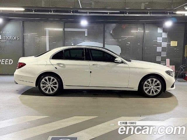 Mercedes-Benz E-Class W213 3