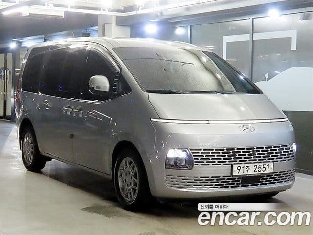 Hyundai Staria