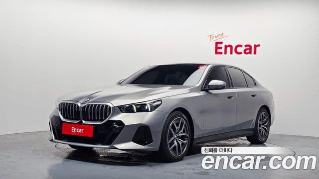 BMW 5 Series (G60)