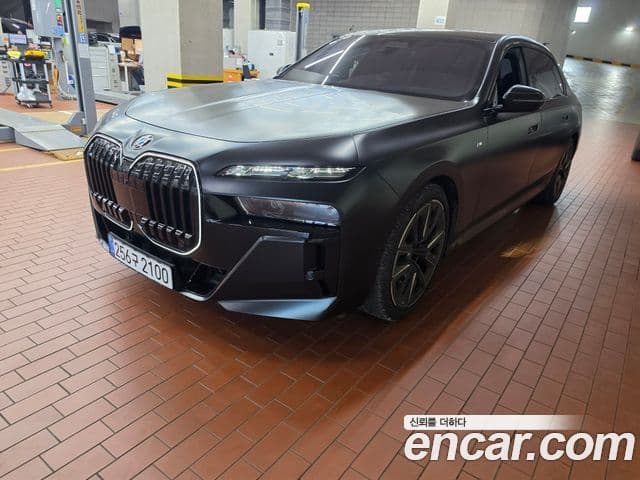 BMW 7 Series (G70)