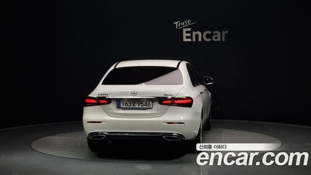 Mercedes-Benz E-Class W213 4