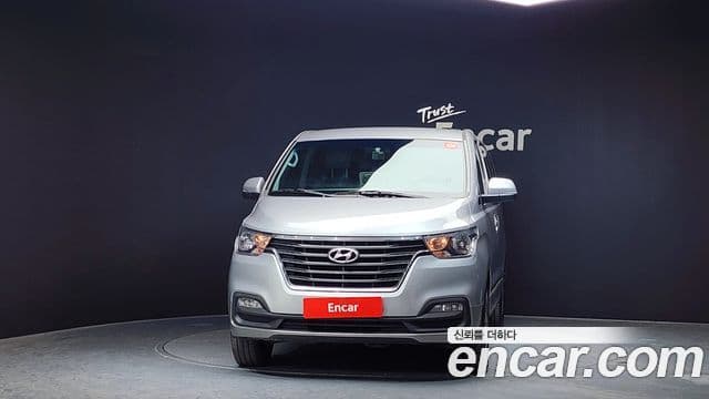 Hyundai The New Grand Starex 3