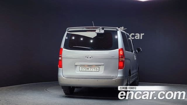 Hyundai The New Grand Starex 4