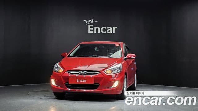 Hyundai Accent (New) 3