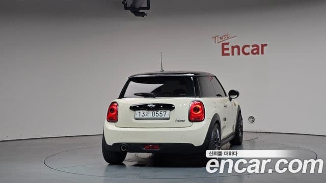 MINI Cooper 4