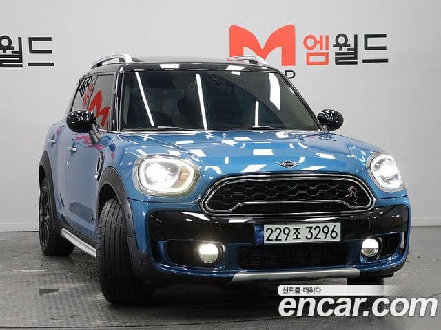 MINI Cooper SD Countryman 2