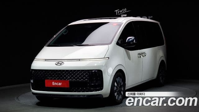 Hyundai Staria 1