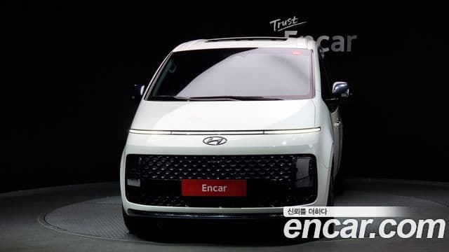 Hyundai Staria 3