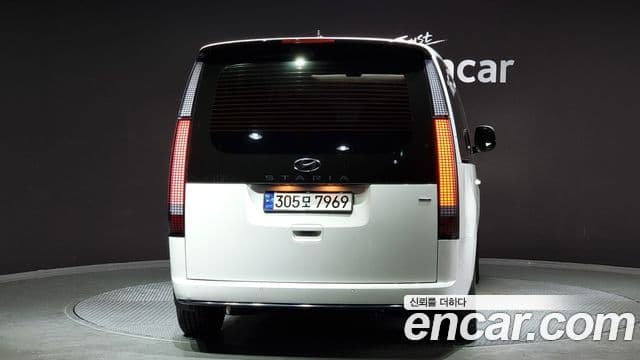Hyundai Staria 4