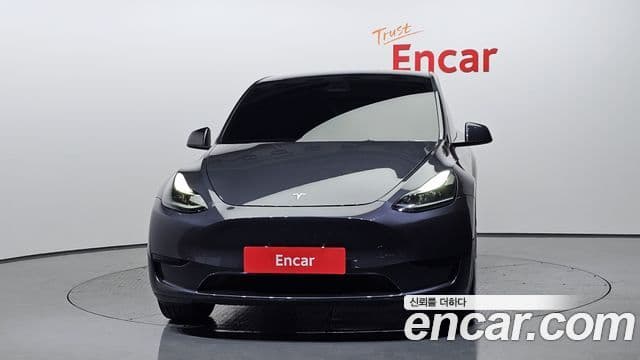 Tesla Model Y 3