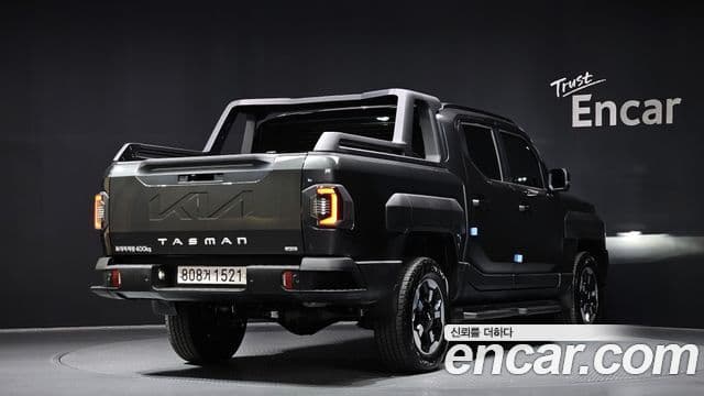Kia Tasman 2