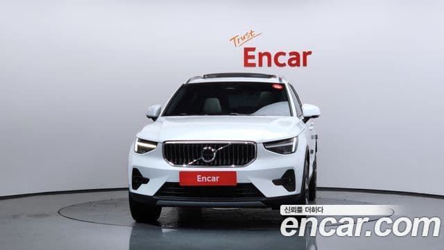 Volvo XC40 3