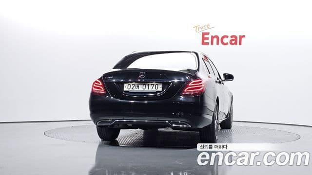 Mercedes-Benz C-Class W205 4