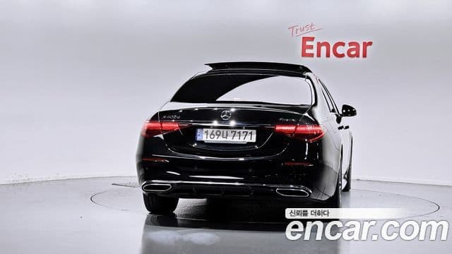 Mercedes-Benz S-Class W223 4