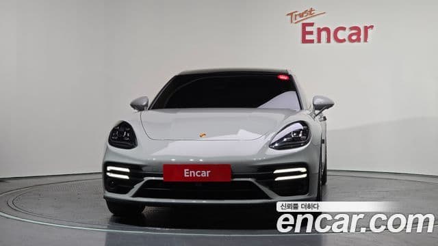 Porsche Panamera (971) 2