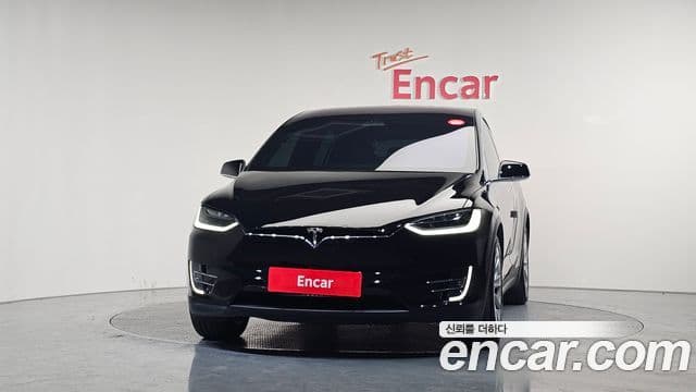 Tesla Model X 3