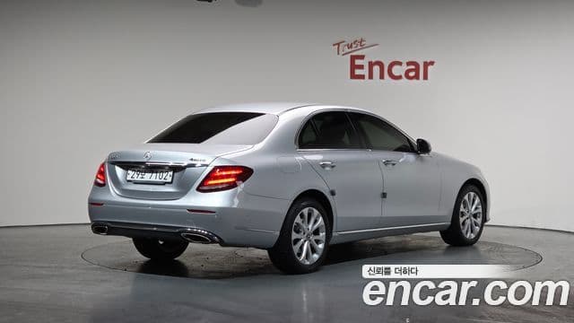 Mercedes-Benz E-Class W213 2