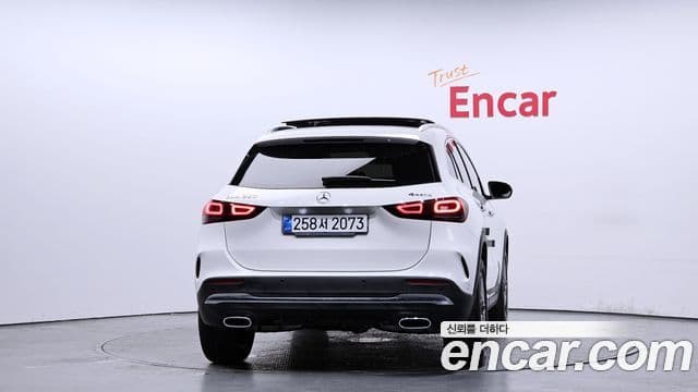 Mercedes-Benz GLA-Class H247 4