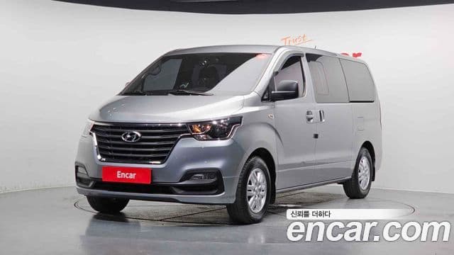 Hyundai The New Grand Starex 2