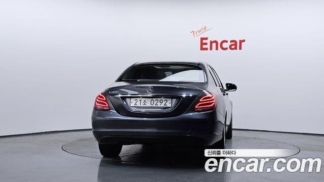 Mercedes-Benz C-Class W205 4