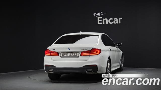 BMW 5 Series (G30) 4