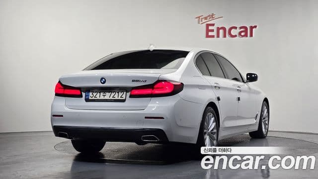 BMW 5 Series (G30) 2
