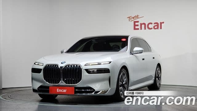BMW i7 (G70)