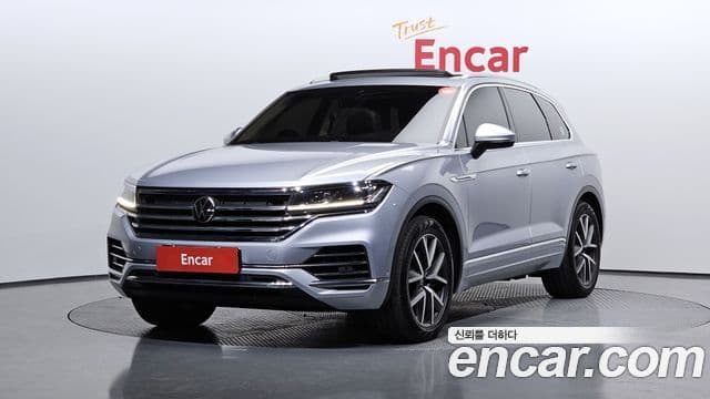 Volkswagen Touareg 3rd Gen 1