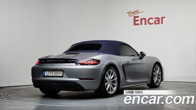 Porsche 718 Boxster 2