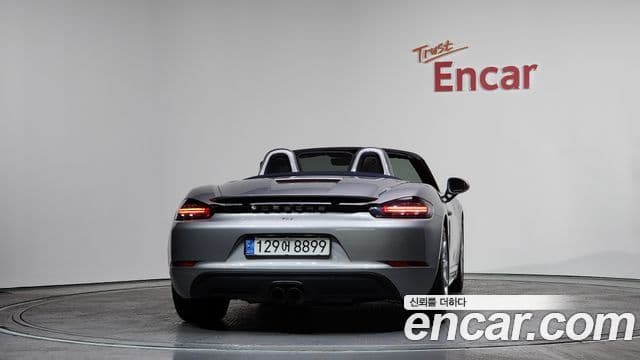 Porsche 718 Boxster 4