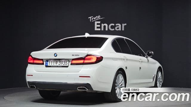 BMW 5 Series (G30) 2