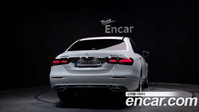 Mercedes-Benz E-Class W213 4