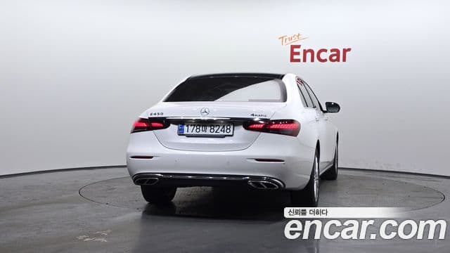 Mercedes-Benz E-Class W213 4