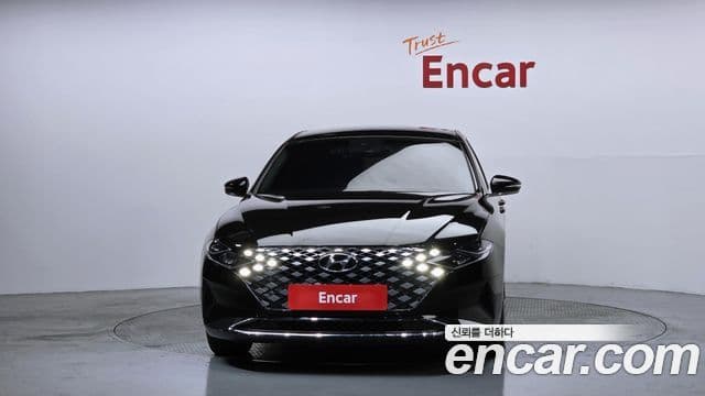 Hyundai The New Grandeur IG Hybrid 2