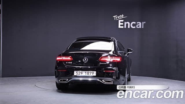 Mercedes-Benz E-Class W213 4