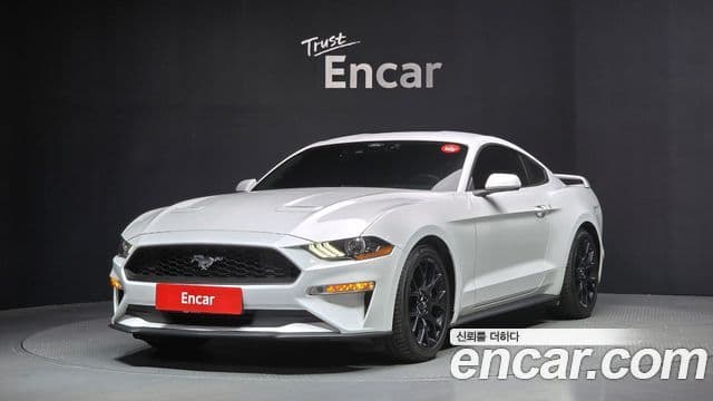 Ford Mustang 1