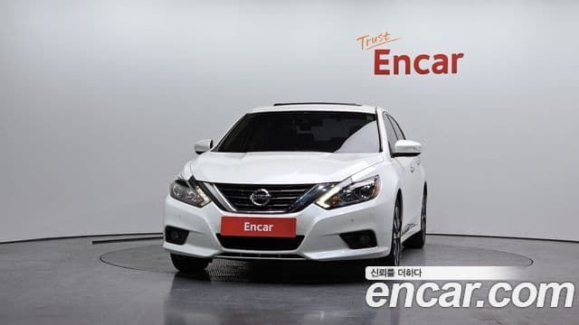 Nissan Altima 3