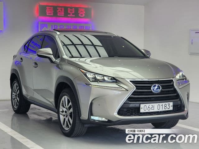 Lexus NX300h 1