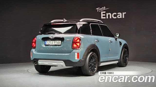 MINI Cooper Countryman 2