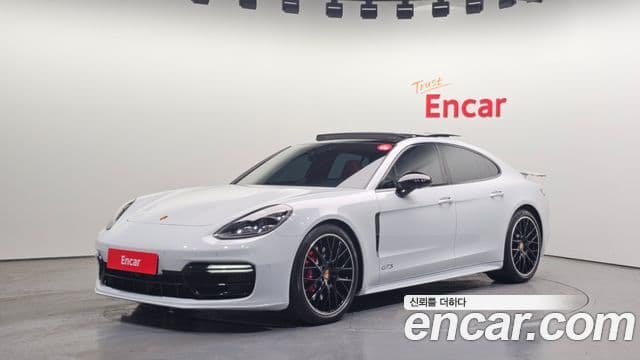 Porsche Panamera (971) 1