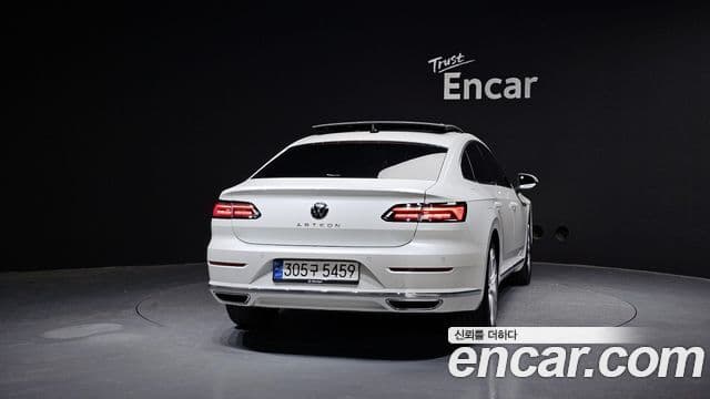 Volkswagen Arteon 4